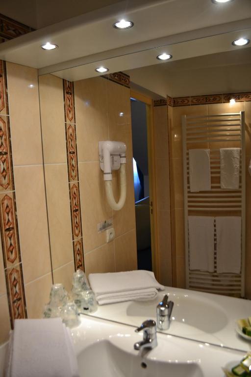 Coq Hotel Монтрей-сюр-Мер Экстерьер фото