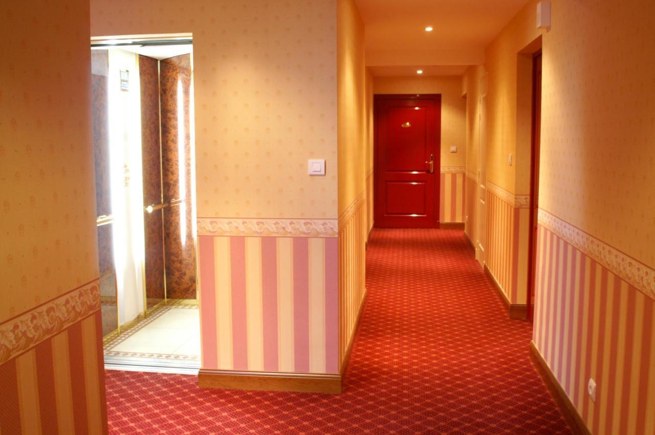 Coq Hotel Монтрей-сюр-Мер Экстерьер фото